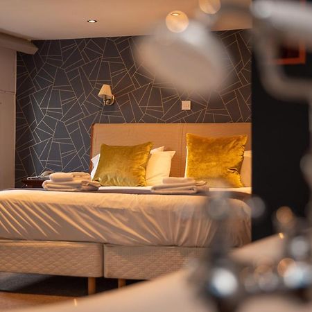 The Oak House Hotel Axbridge Luaran gambar A bedroom at the hotel