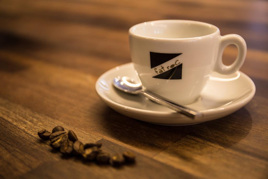 The Oak House Hotel Axbridge Luaran gambar A cup of coffee